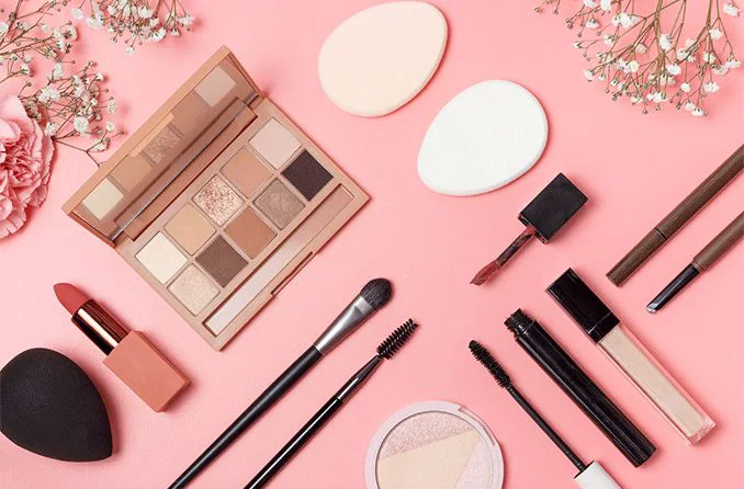 Soft bristle makeup brushes face application